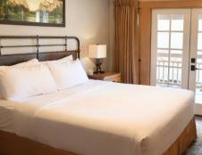 Ranch House Single King Bed