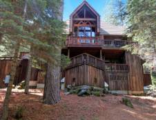 Little Ahwahnee Inn at Fish Camp