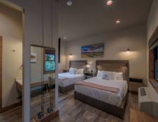 Private Cabin - 2 Queen Beds