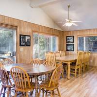 River Lodge - Dining Area