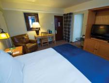 Standard 1 or 2 Queens Street Level