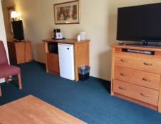 Mini Suite Mountain View - 1 King & 1 Sofa Sleeper or 2 Queens & 1 Sofa Sleeper