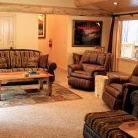 Grizzly Giant - Living Room