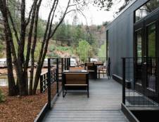 Premium Cabin + Outdoor Shower - 1 Queen & 1 Sofa Sleeper