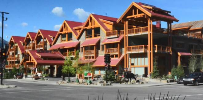 Moose Hotel & Suites