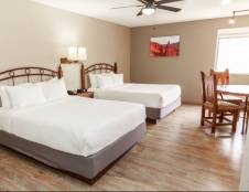 3 Queen Beds Suite