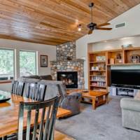 Yosemite Summit - Dining Area and Living Room