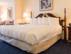 King Suite Style Mizzentop 3rd Floor