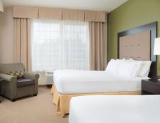 Suites - 1 Bedroom With Living Area - 2 Queens