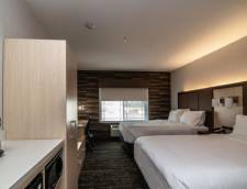 2 Queen Beds Standard