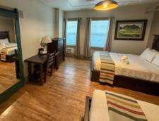 Great Northern Renovated Rooms - 2 Queens