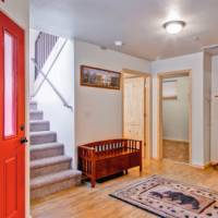 Explorers Retreat - entryway