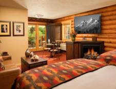 Superior Double Queen Guestroom with Fireplace