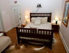 The Trillium Suite - 1 Queen & 1 Full Futon