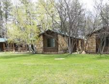 Western Cabin with Rim View - 1 Queen or 2 Queens