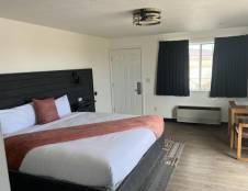 King Room with Jetted Tub