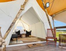 Safari Tent (Shared Bathhouse) - 1 King