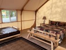 Glamour Waterfront Cottage with Shared Bath - 1 Queen & 1 Sofa Sleeper