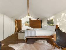 Deluxe Tent - 1 King