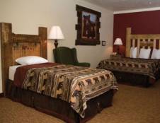 Lodge - 2 Queens and 1 Twin Upstairs