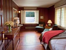 Historic Lake Crescent Lodge Rooms with Shared Bathroom - 1 Double or 2 Twins