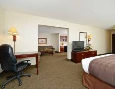 Family Room - 2 Queens & 1 Sofa Sleeper