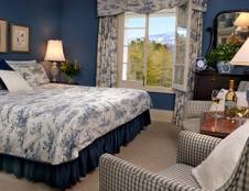 Traditional Rooms - 1 King or 1 Queen