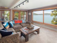 Premium Three Bedroom Condo - Averill Suite