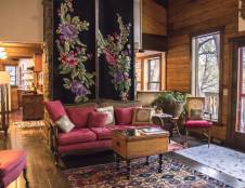 Lake House - 2 Queens & 1 Double