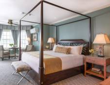 Main Inn - Harbor View Rooms - 1 King or 2 Queens