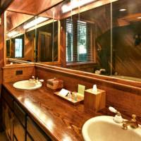 Little Ahwahnee Inn at Fish Camp