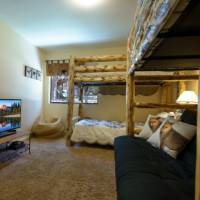 Bruin's Den at Wawona