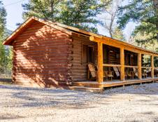 Blackfoot Cabin - 1 King or 2 Twins