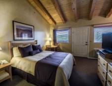 Essential Queen - 1 Queen