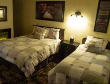 Room #3 - 1 Queen Bed & 1 Twin Bed