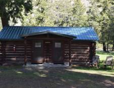 Sitting Bull Cabin - 4 Twins or 2 Kings