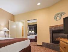 Fireplace Suite 1 King Bed