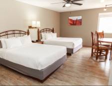 3 Queen Beds Suite