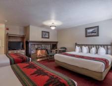 Family Fireplace Rooms - 1 King & 2 Doubles