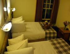 2 Double Beds, Bath Tub (no Shower)