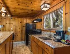 Chalets - 2 Queen Beds