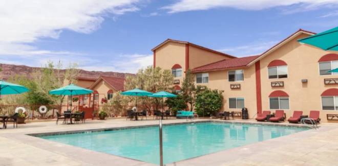 Aarchway Inn