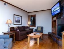 Lakefront One Bedroom Suites