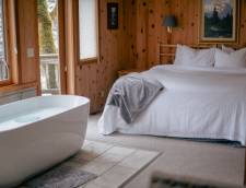 The Falls Suite - 1 King