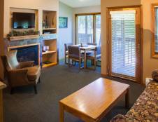 1 Bedroom Suites - 1 King