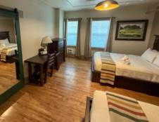 Great Northern Renovated Rooms - 2 Queens