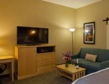 1 King Bed Deluxe Amenities