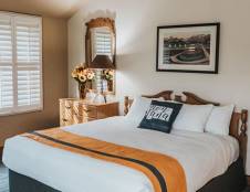 Golf Course - Nordic View - 1 King or 2 Queens