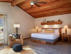 Riverside King Cabin, Cabin with a view, 1 King, Sofa bed, Fireplace, Patio