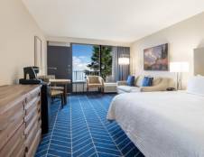 1 King Premium Direct Oceanfront